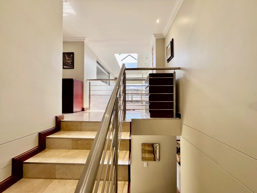 5 Bedroom Property for Sale in Oubaai Western Cape
